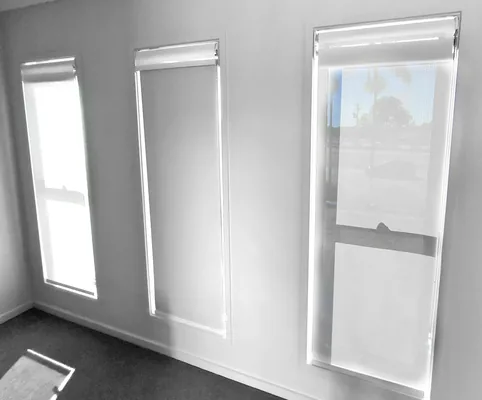 Roller blinds on narrow windows